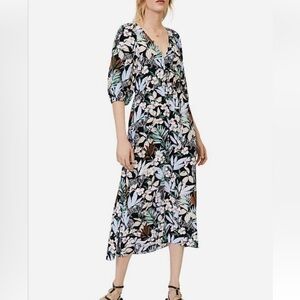 Maje Ringle Dress Size Medium Black Jungle Print Smocked Button Up Tiger Floral